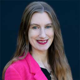 Photo of Kristen Hewitt
